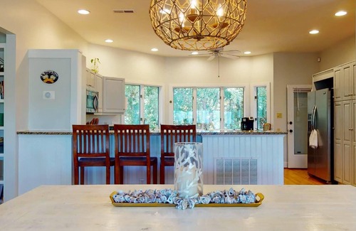 West Beach Casa | Light Bright Tree Top Living with Sunset Glow BHI and Shoals Club
