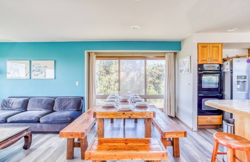 Warrenton Casa | Light-filled Custom Beachfront Home with Game Room, Hot Tub!