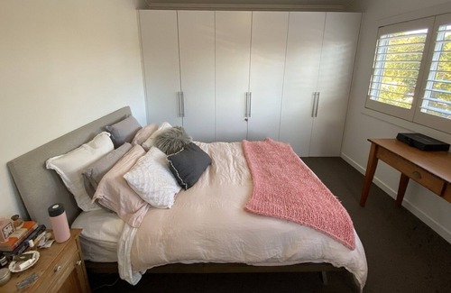Botany Casa | Light filled large home. 8mins drive to popular Eastern Suburbs beach