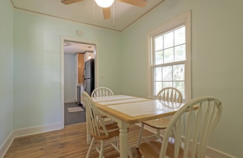 Sunset Park Casa | Light filled updated 1930s cottage in Sunset Park / 3 Bedrooms 1 Bath - Sleeps 6