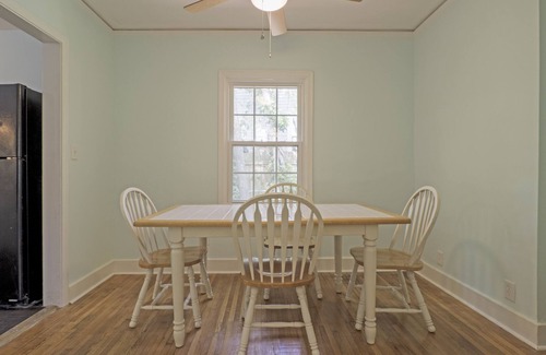 Sunset Park Casa | Light filled updated 1930s cottage in Sunset Park / 3 Bedrooms 1 Bath - Sleeps 6