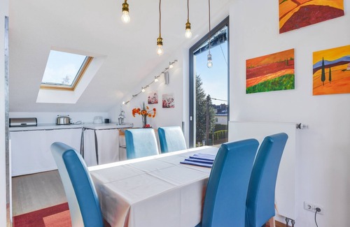 Bogenhausen Apartamento | Luminosa casa de vacaciones "Muc City de Lux" con balcón y Wi-Fi; Aparcamiento disponible