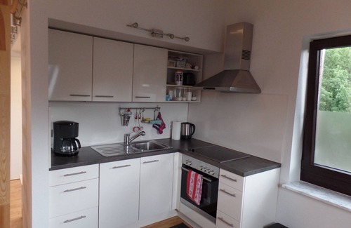 Holweide Apartamento | La luz inundó estudio del ático de Colonia m. transporte directo une z. centro de la ciudad