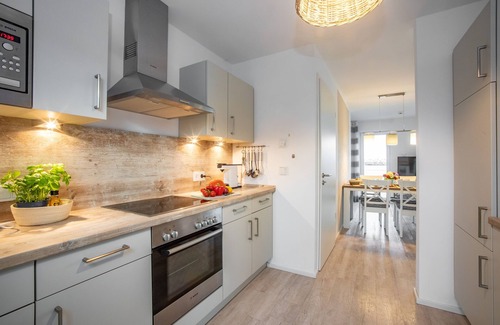 Olpenitz Casa | Villa inundada de luz con gran terraza, frente al mar directo, área de bienestar