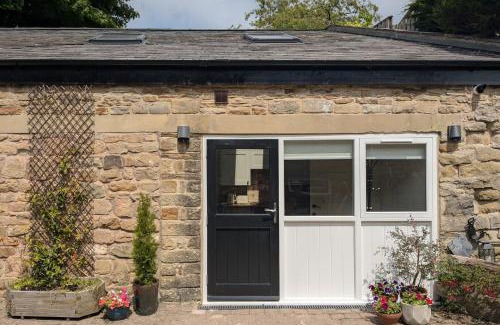 Eyam Casa | Light, modern detached studio in Eyam
