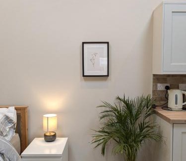 Eyam Casa | Light, modern detached studio in Eyam