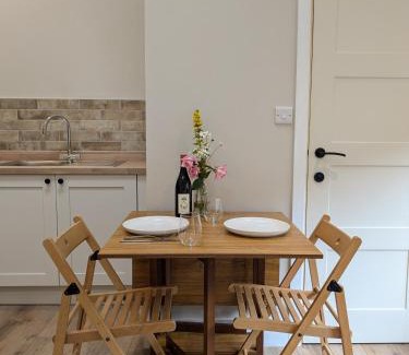 Eyam Casa | Light, modern detached studio in Eyam