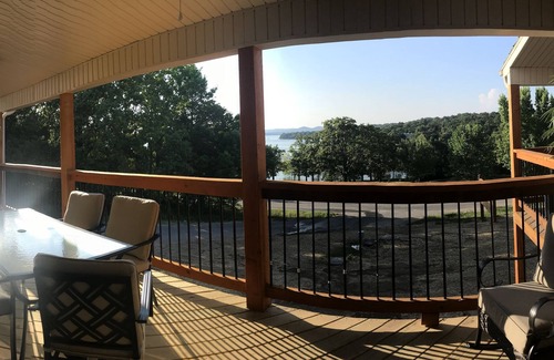 Lampe Casa | Light N Up with a little RNR on Table Rock Lake