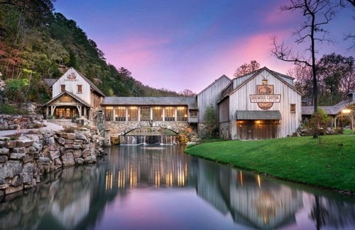 Lampe Casa | Light N Up with a little RNR on Table Rock Lake