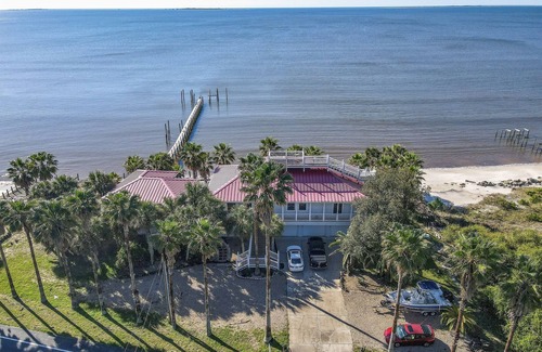 Carrabelle Casa | ¡La playa del faro está situada en la playa de Carrabelle! Hermosos amaneceres y puestas de sol!