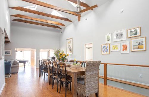 Folly Beach Casa | Lighthouse by AvantStay Beachfront View Home w Pool Table Ping Pong