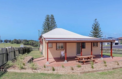 Yamba Casa | Lighthouse Cottage Pilot Hill