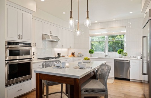 The Mesa Casa | Lighthouse Dreams - Mesa Stunner Near the Beach