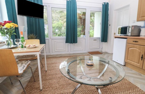 Praa Sands Casa | Lighthouse