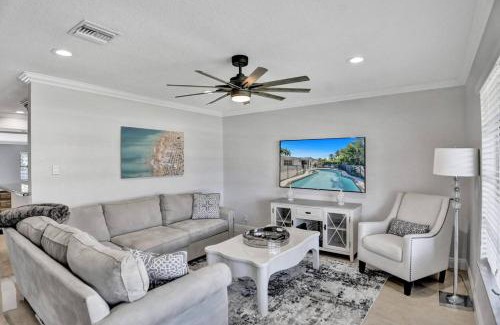 Lighthouse Point Casa | Lighthouse Point Oasis w Pool and Hot Tub Near Beach