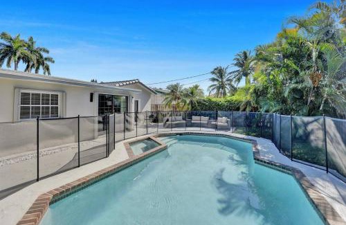 Lighthouse Point Casa | Lighthouse Point Oasis w Pool and Hot Tub Near Beach