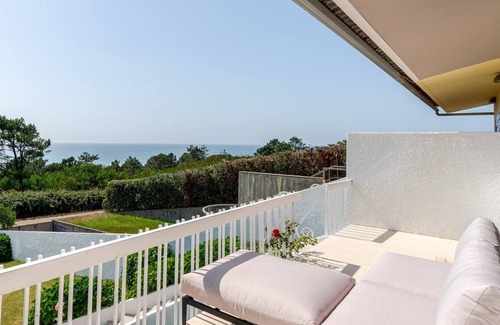 Carreco Casa | Lighthouse View by Portugal Active
