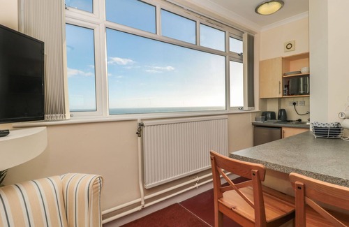 Southwell Cabaña | LIGHTHOUSE VIEW, country holiday cottage in Portland Bill