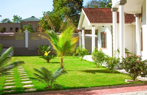 Mbezi Beach Casa | LikaZifa Holiday Villa