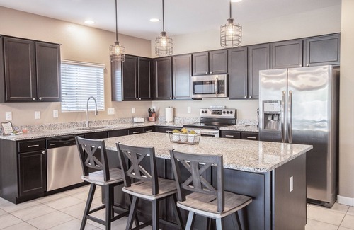 Watson Estates Casa | Like New Home Private pool ,New furnishings, 20 mins to State Farm stadium