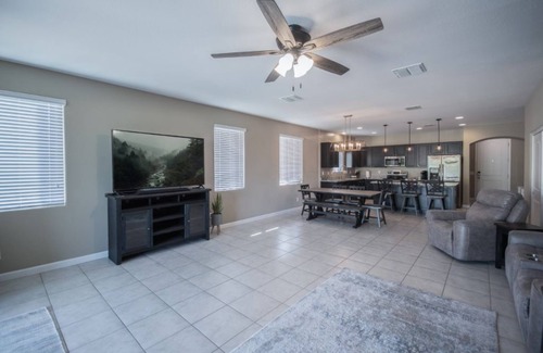 Watson Estates Casa | Like New Home Private pool ,New furnishings, 20 mins to State Farm stadium