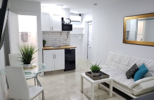 Lake Ridge Apartamento | Lil' n' Cozy Studio ❤ Near FLL Beach, Las Olas Shops & Nightlife