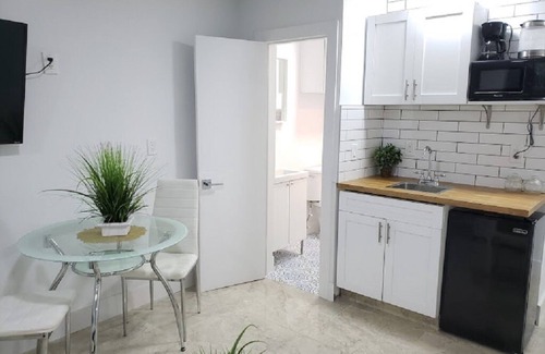 Lake Ridge Apartamento | Lil' n' Cozy Studio ❤ Near FLL Beach, Las Olas Shops & Nightlife