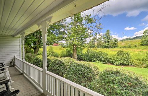 West Jefferson Casa | Lil Red Hen Cottage in the Boone Area with Hot Tub