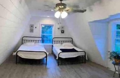 Northwest Harbor Cabaña | Lil's East Hampton Inn Cottage.