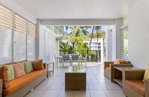 Palm Cove Apartamento | Lilac Suite—Chic Resort Living at The Beach Club