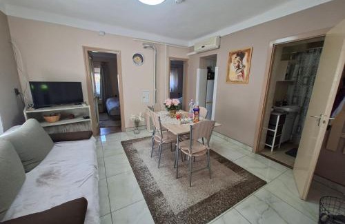 Zsorifurdo Apartamento | Liliom Apartman