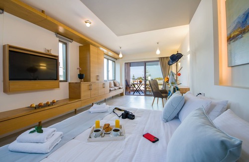 Agia Marina Hotel | Lilium Luxury Suites - Adults Only