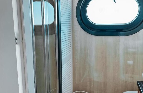 Polich Alquiler De Eote | Lilly das Hausboot