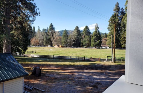 Mount Shasta Apartamento | Lilly's Loft at Spring Creek Ranch