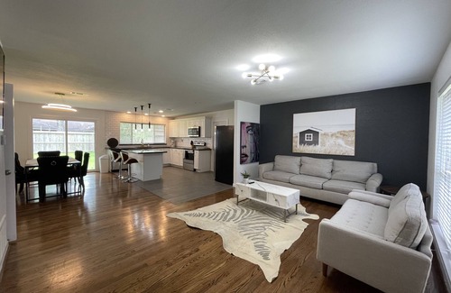 Houston Casa | Lilly’s Maison #4- Medical Center, NRG, Galleria retreat