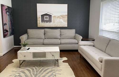 Houston Casa | Lilly’s Maison #4- Medical Center, NRG, Galleria retreat