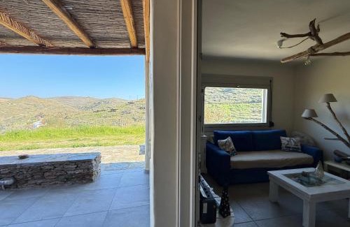 Vourkari Casa | Lily House