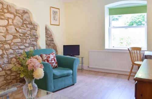 Llanfynydd Casa | Lily Of The Valley - Uk47133