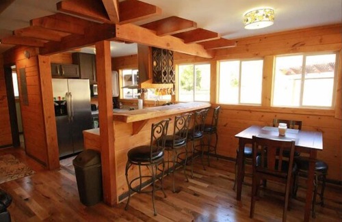 Hood Casa | Lily Pad | 3 Bed, 2 Bath