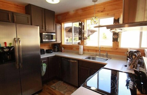 Hood Casa | Lily Pad | 3 Bed, 2 Bath