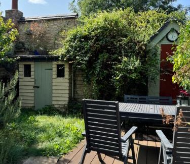 Bicester Casa | Lilywood Cottage - 2BR Central Bicester