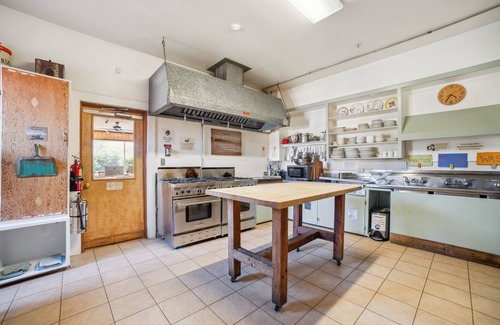 Point Reyes Station Cabina | Limantour Lodge-Bunkhouse- Great for groups!