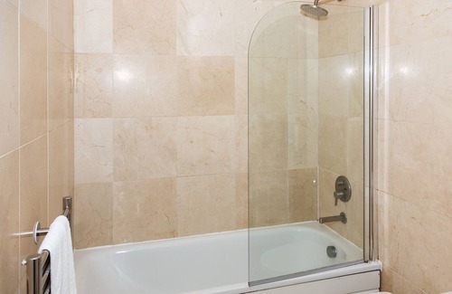 Newcastle-upon-Tyne Apartamento | Ático-Baño Privado-Lime Square - Sleeps 8