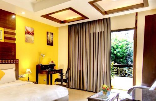 New Delhi Casa | Lime Stays B&B GK-2 at Greater Kailash Metro South Delhi nearby Saket Select City