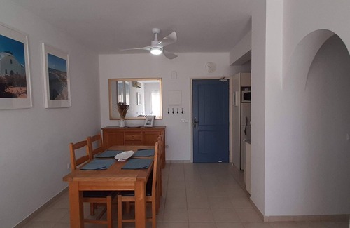 Paphos Apartamento | Limnaria Gardens - Superb modern 1 bed apartment with pool views