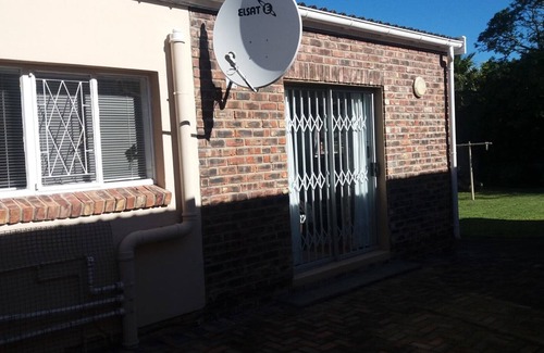 Port Elizabeth Apartamento | Lin's Guest Flat, Framesby, Port Elizabeth.
