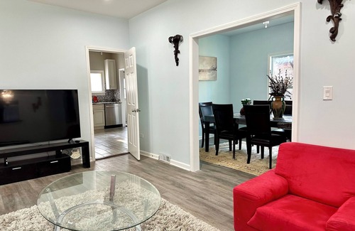 North Chicago Casa | Lincoln Ave Home By Naval Base!
