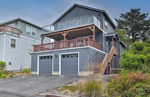 Lincoln City Casa | Lincoln City Beach House. Decks, views & surf sounds.