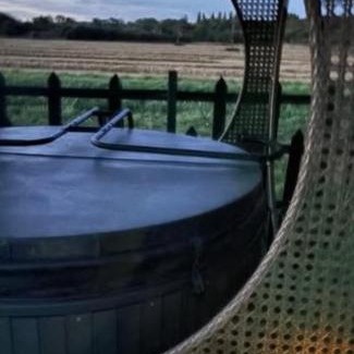 Lincoln Casa | Lincoln Holiday Retreat Little House with private hot tub