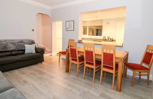 Lincoln Casa | Lincoln House